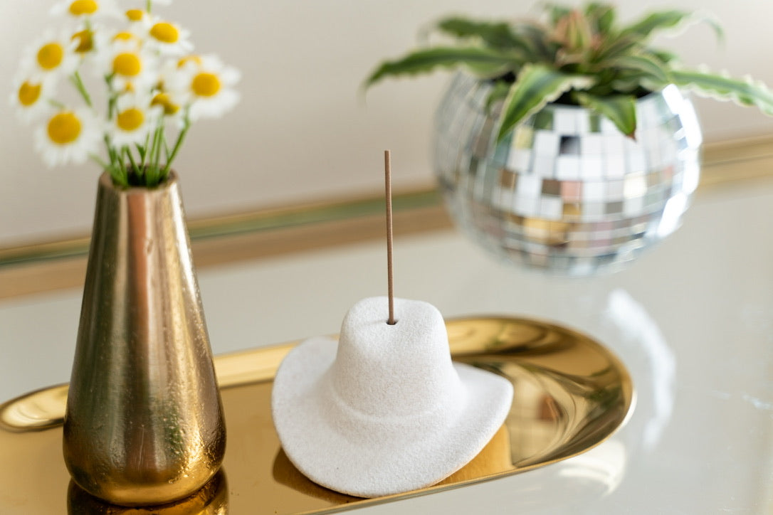 Cowboy Hat Incense Holder & Mini Incense Sticks - White